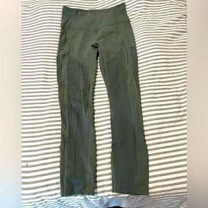 Women’s Lululemon fast and free leggings.